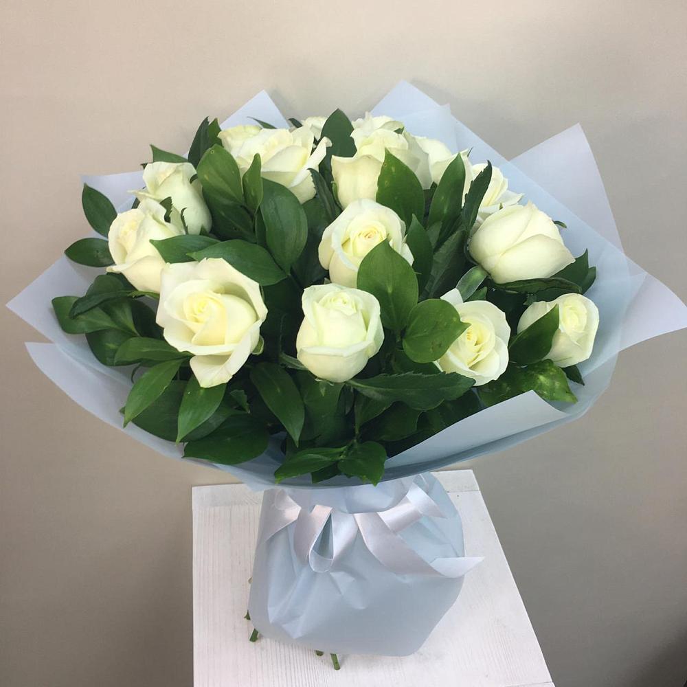 Букет 15 Белых роз Проуд в Байчурово