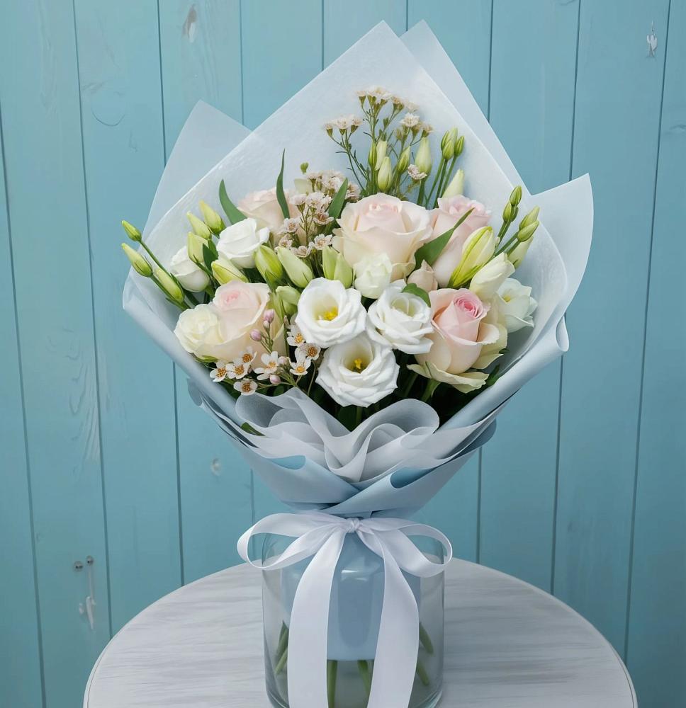 Букет цветов из: Розы и Лизиантусы в Байчурово