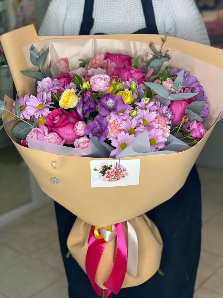 Букет цветов из: Хризантемы, Гвоздики и Альстромерии в Байчурово