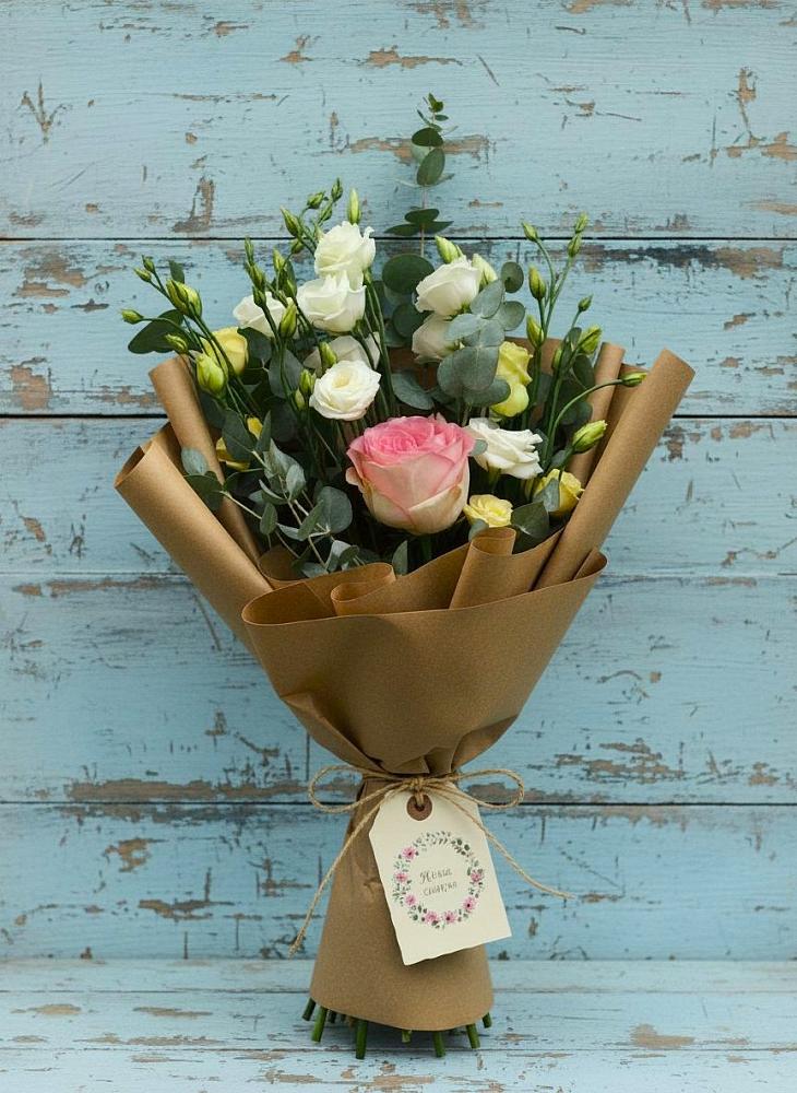 Букет цветов из: Розы и Лизиантусы в Байчурово