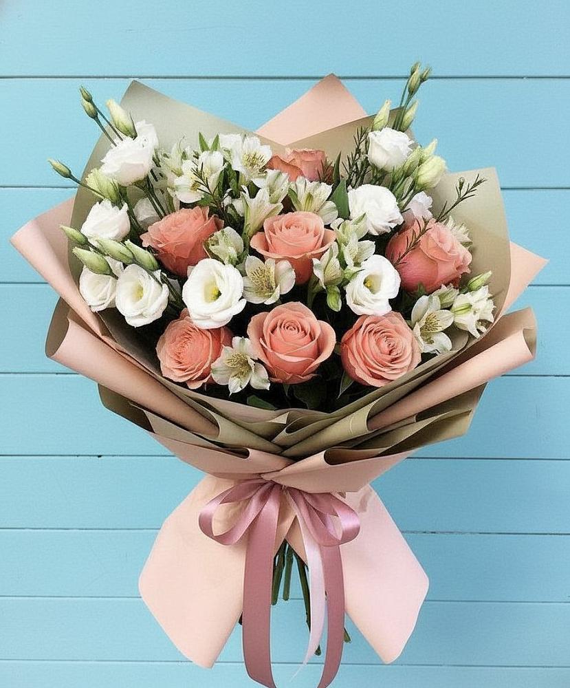 Букет цветов из: Розы, Альстромерии и Лизиантусы в Байчурово