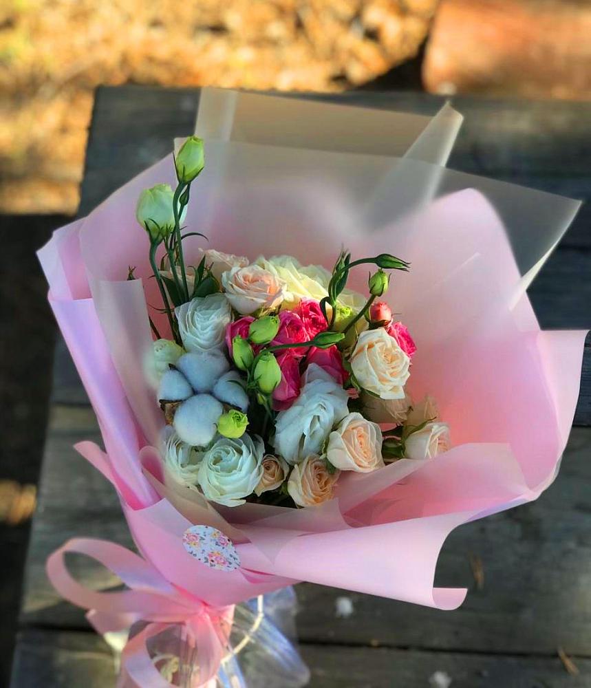 Букет цветов из: Розы и Лизиантусы в Байчурово