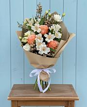 Букет цветов из:  Альстромерии, Лизиантусы, Розы и Хризантемы в Байчурово