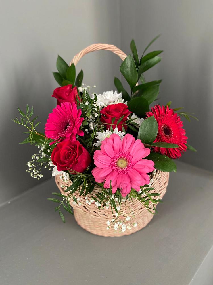 Цветочная композиция из Розы, Хризантемы и Герберы в корзине в Байчурово