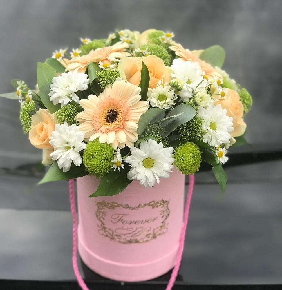 Цветочная композиция из Розы, Герберы и Хризантемы в шляпной коробке в Байчурово