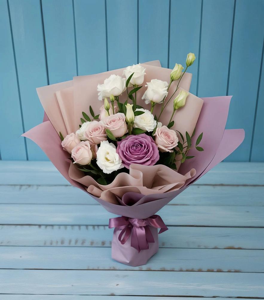 Букет цветов из: Розы и Лизиантусы в Байчурово